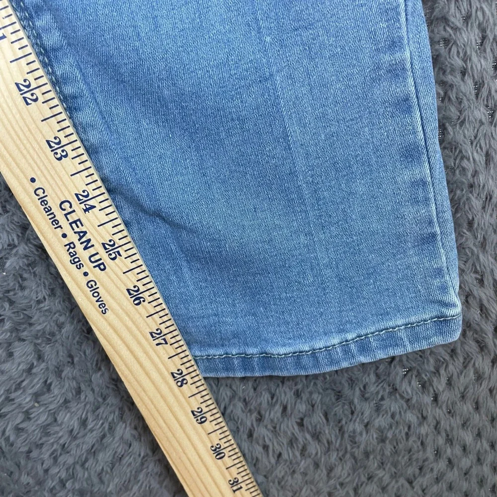 Men's Light Blue Denim Jeans - Picture 7 of 8